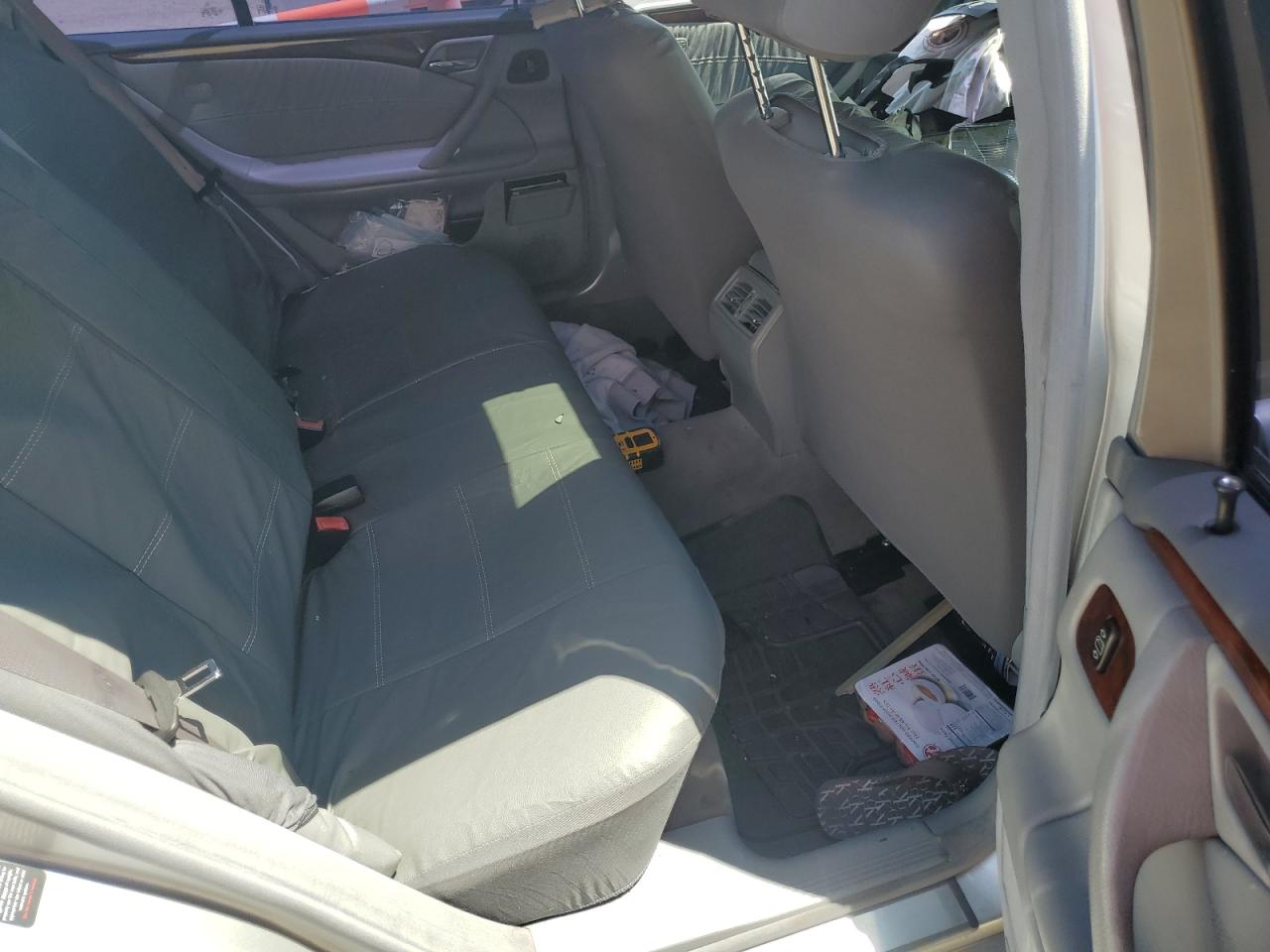 2000 Mercedes-Benz E 320 VIN: WDBJF65J9YB128548 Lot: 55647275