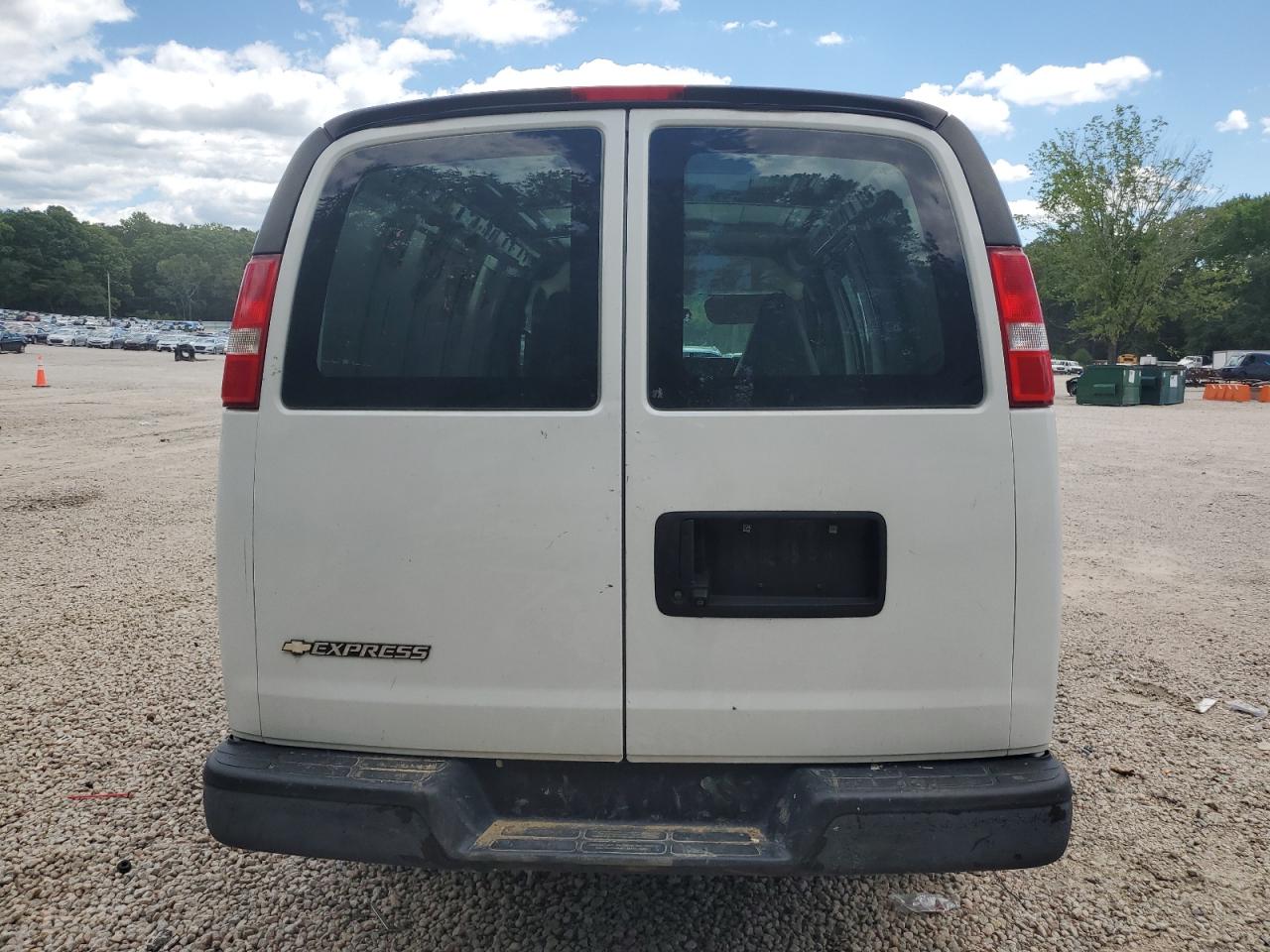 2018 Chevrolet Express G2500 VIN: 1GCWGAFP2J1339273 Lot: 57911215