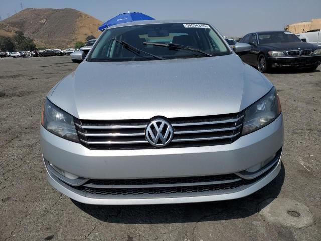  VOLKSWAGEN PASSAT 2015 Srebrny