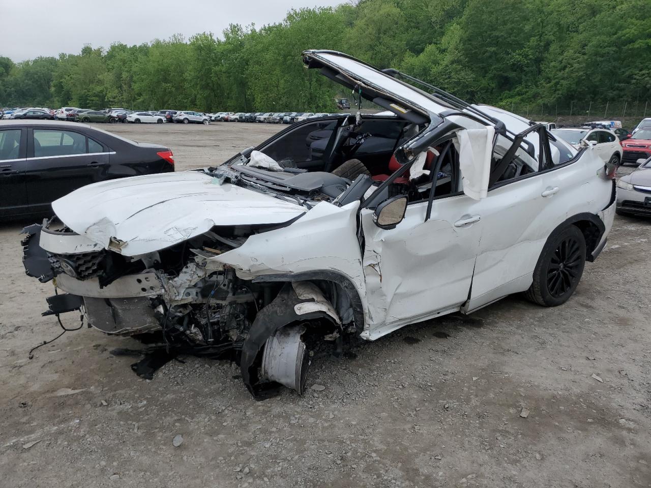 2023 Toyota Highlander L за продажба в Marlboro, NY - All Over