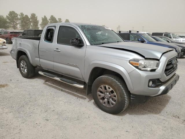  TOYOTA TACOMA 2018 Сріблястий