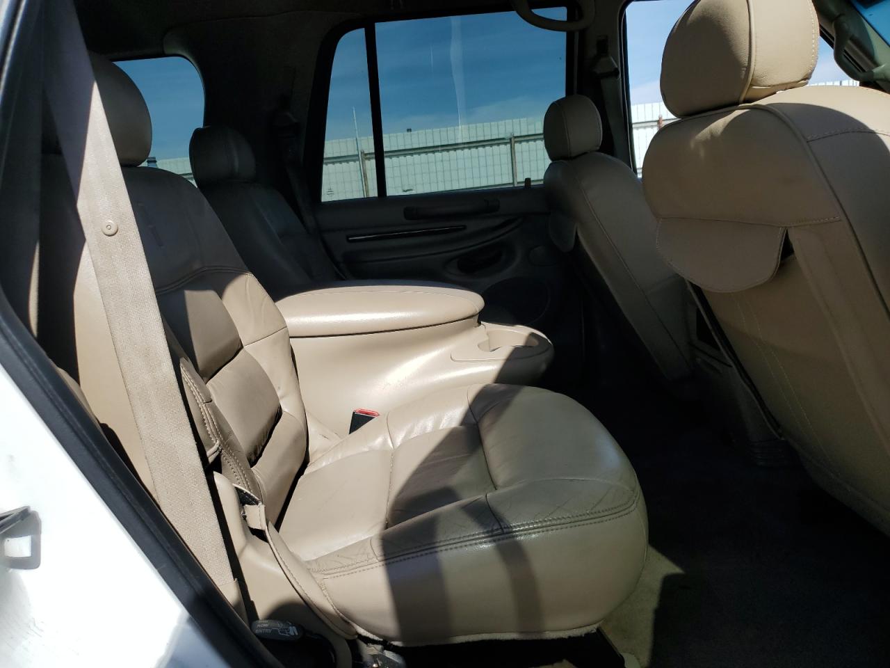 2001 Lincoln Navigator VIN: 5LMFU28R01LJ13985 Lot: 57354795