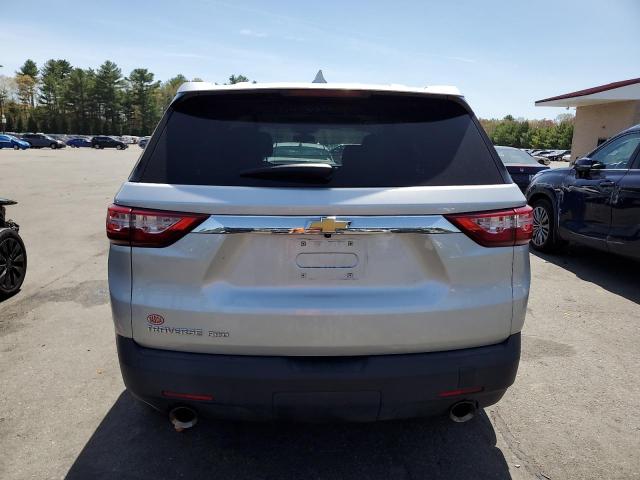  CHEVROLET TRAVERSE 2018 Srebrny