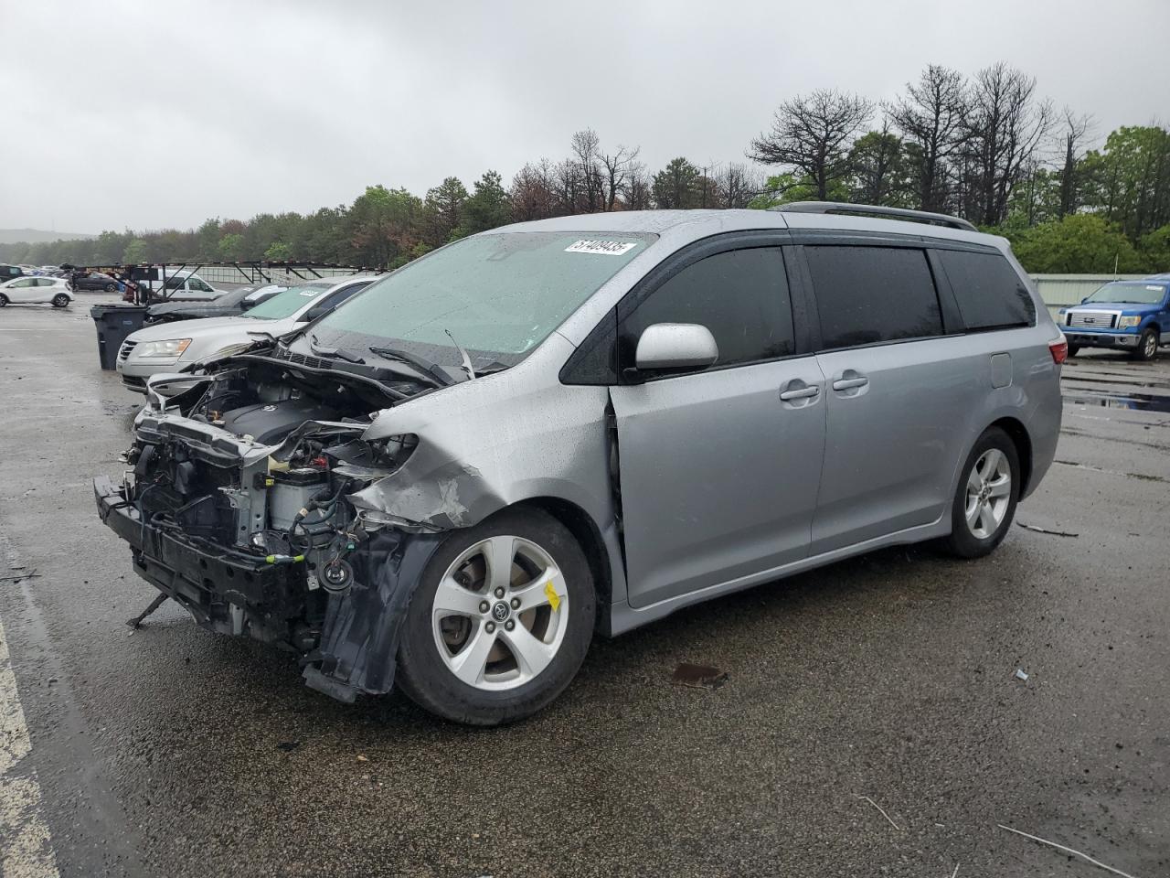 2018 Toyota Sienna Le zu verkaufen in Brookhaven, NY - Front End