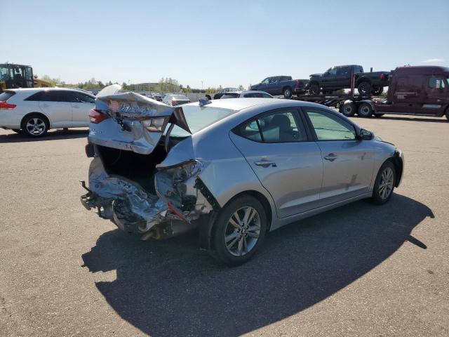 Sedans HYUNDAI ELANTRA 2017 Srebrny