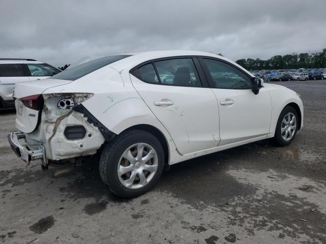 Sedans MAZDA 3 2016 White