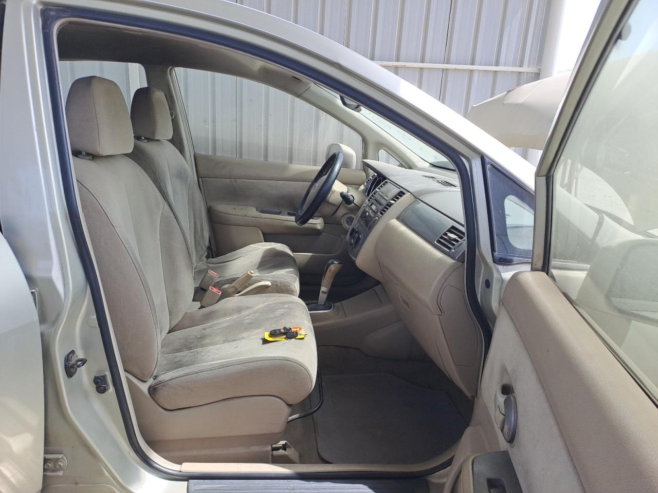 JN1CC11C18T008737 - 2006 Nissan Tiida - #57003175