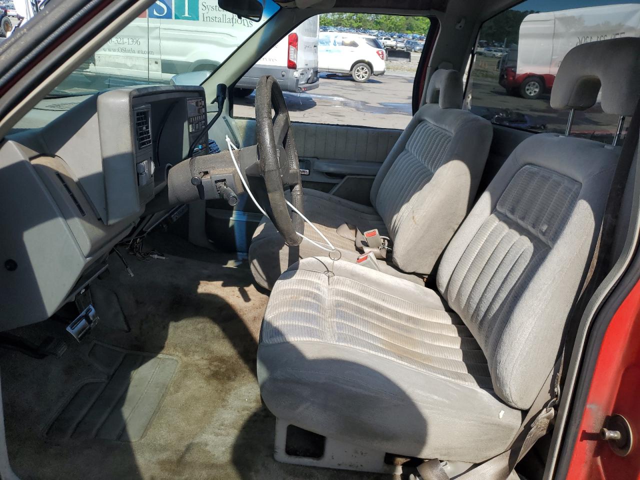 1992 Chevrolet Gmt-400 C1500 VIN: 1GCDC14HXNZ185398 Lot: 56282645