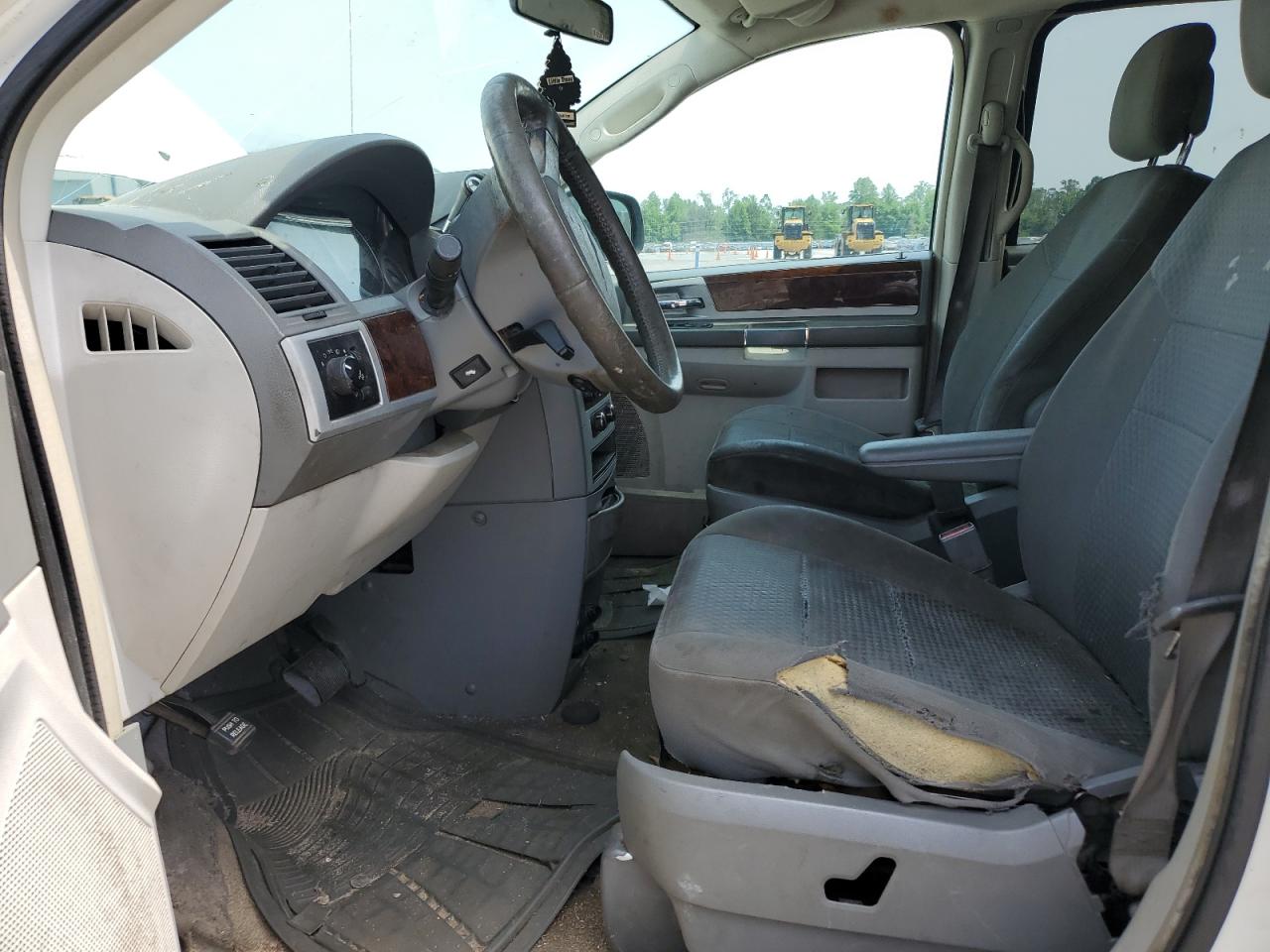 2010 Chrysler Town & Country Touring VIN: 2A4RR5D17AR421129 Lot: 57443535
