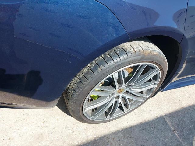 2017 PORSCHE PANAMERA 4