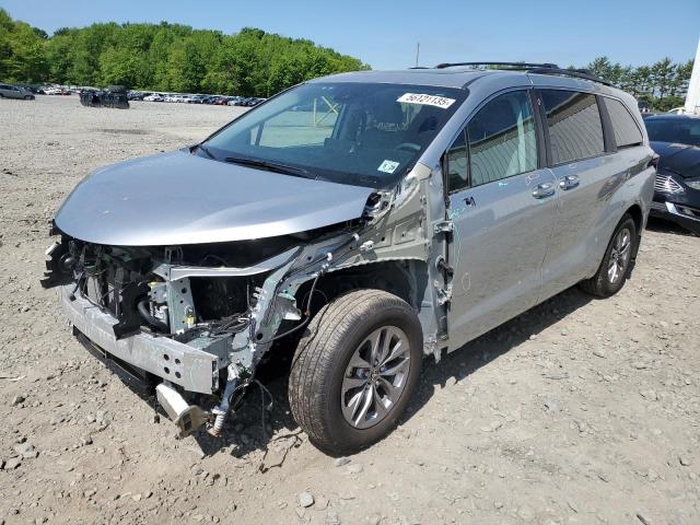TOYOTA SIENNA LE 2024