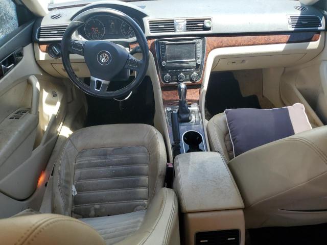  VOLKSWAGEN PASSAT 2013 Белы