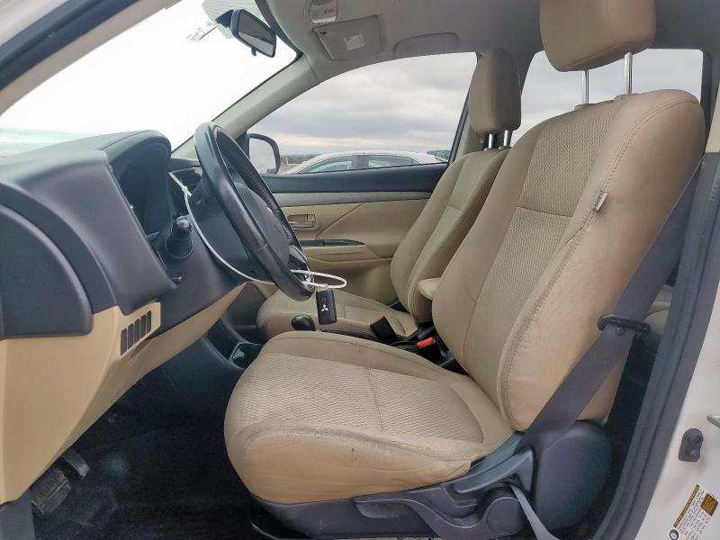  MITSUBISHI OUTLANDER 2016 Білий