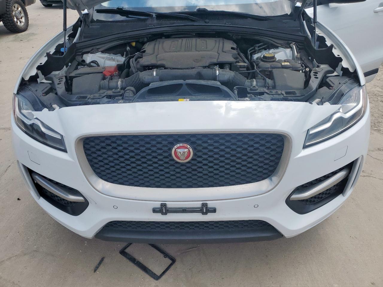 2017 Jaguar F-Pace R - Sport VIN: SADCL2BV6HA072842 Lot: 56602175
