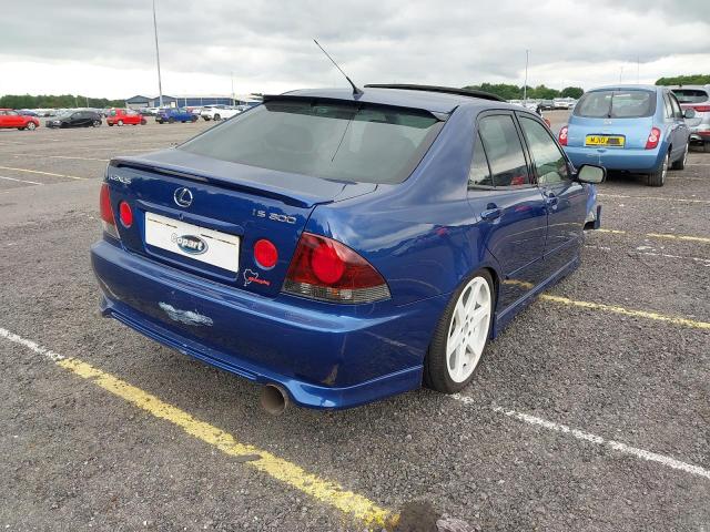 2002 LEXUS IS 300 AUT