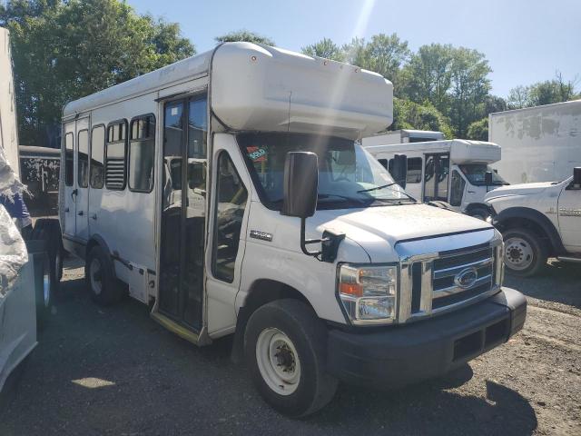2017 Ford Econoline E350 Super Duty Cutaway Van