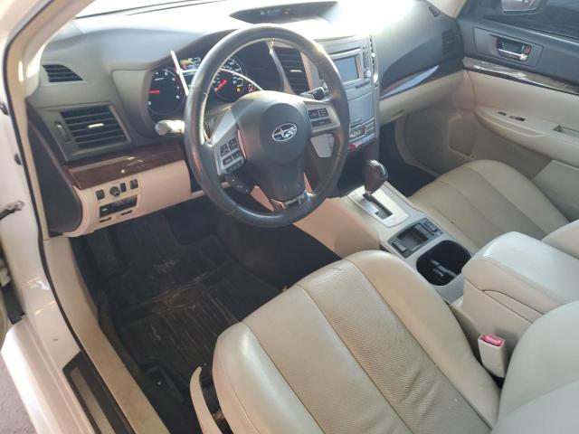  SUBARU LEGACY 2013 Biały