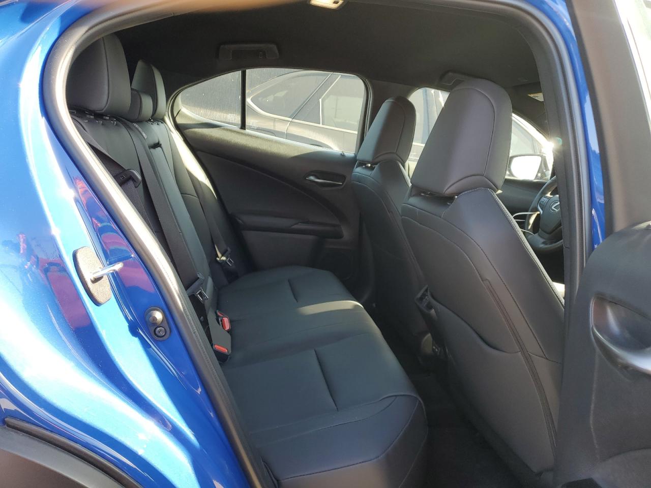 JTHX3JBH0N2049742 2022 Lexus Ux 200 Base