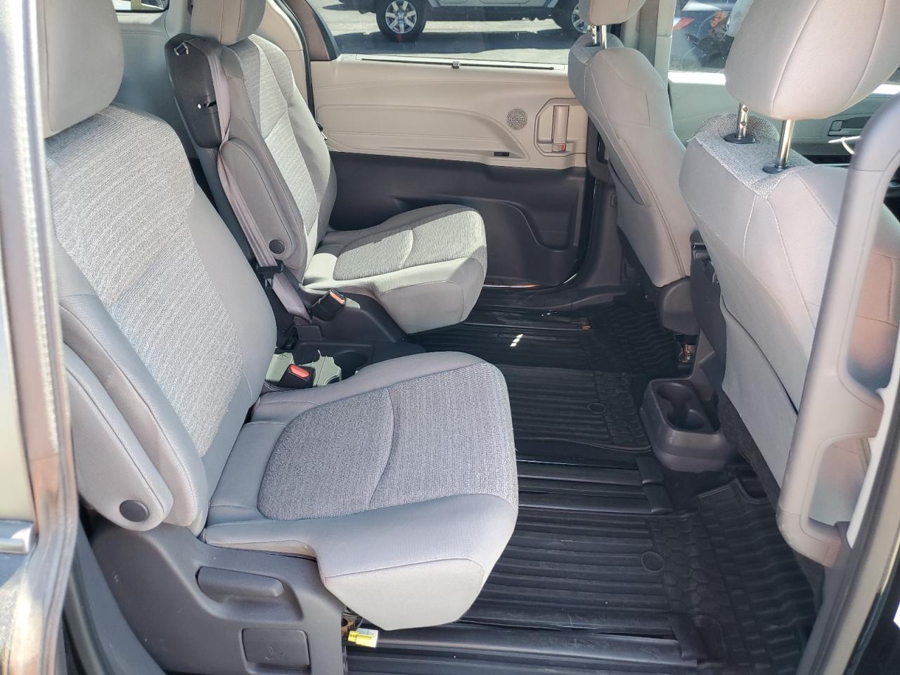 2021 Toyota Sienna Le VIN: 5TDKRKEC9MS048080 Lot: 58227065