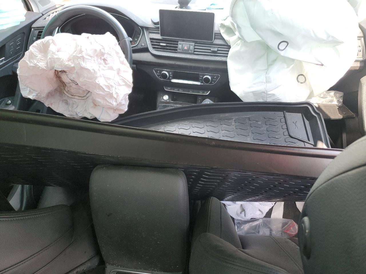 wa1cnafy8j2121795 WA1CNAFY8J2121795 2018 Audi Q5 Prestige