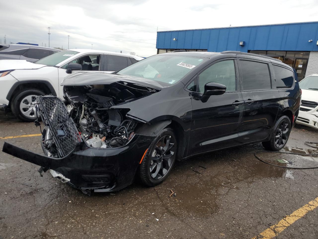 Woodhaven, MI에서 판매 중인 2024 Chrysler Pacifica Limited - Burn - Engine
