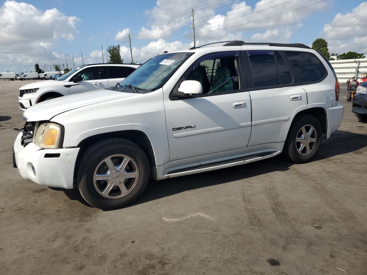 2005 Gmc Envoy Denali for Sale in Miami, FL - Front End