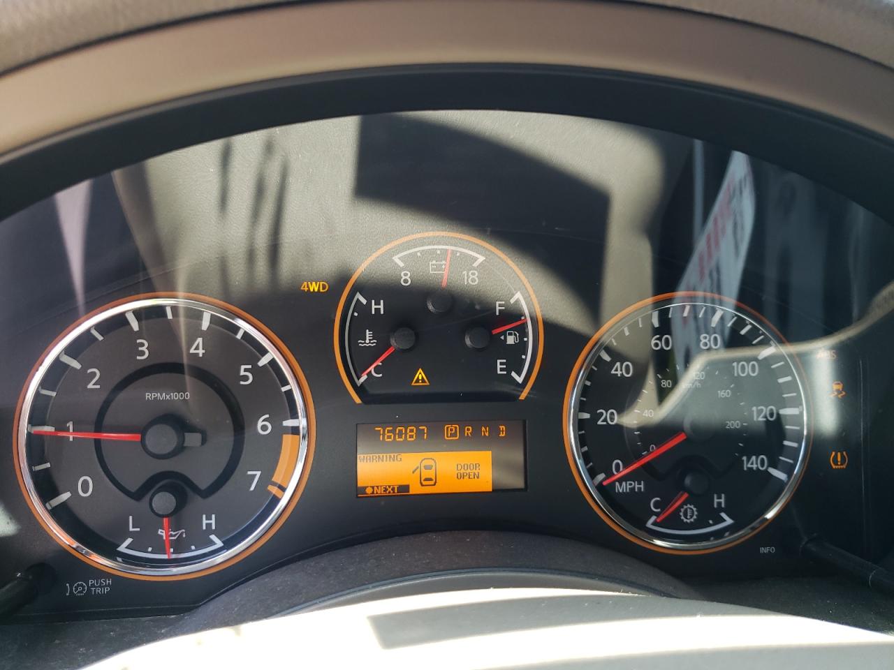 2015 Nissan Armada - Image 9
