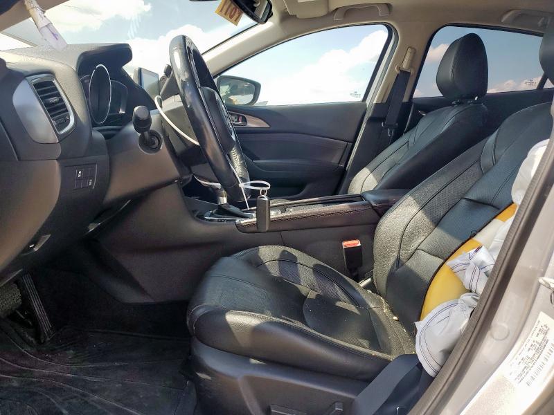  MAZDA 3 2017 Silver