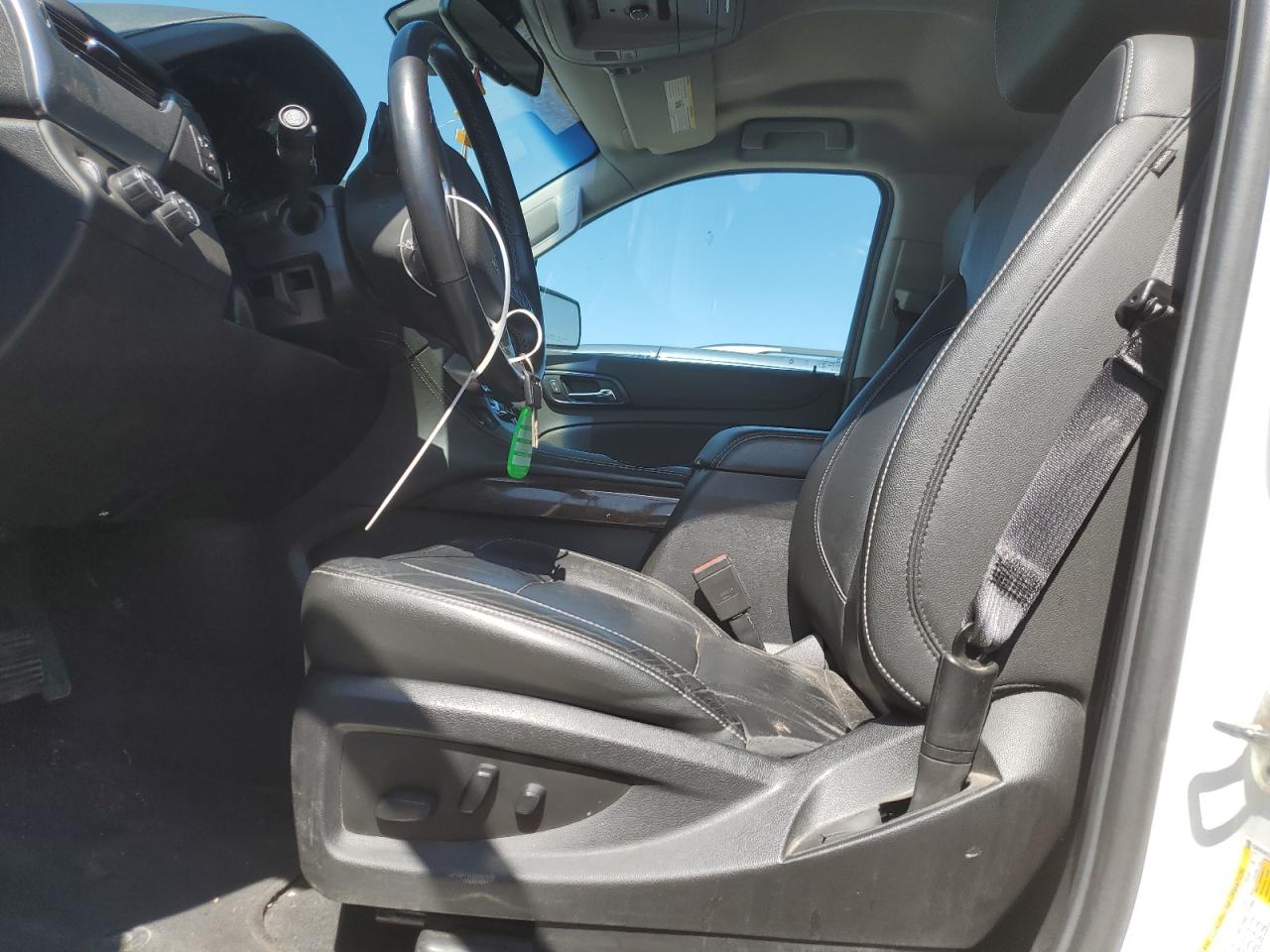 2019 Chevrolet Suburban K1500 Lt VIN: 1GNSKHKCXKR405488 Lot: 57905295