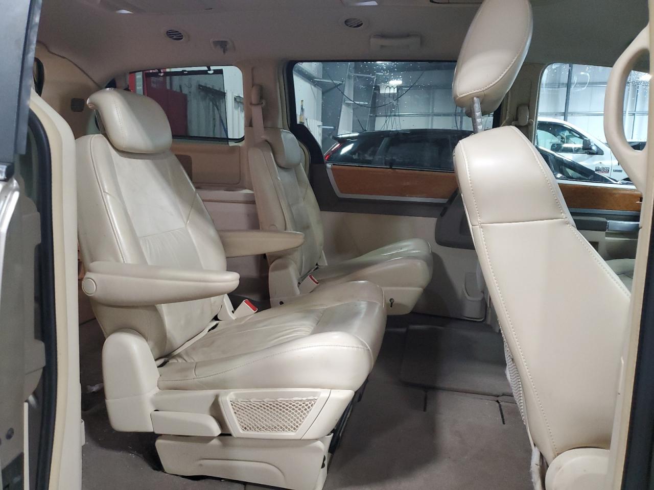2008 Chrysler Town & Country Limited VIN: 2A8HR64X98R612985 Lot: 56837535