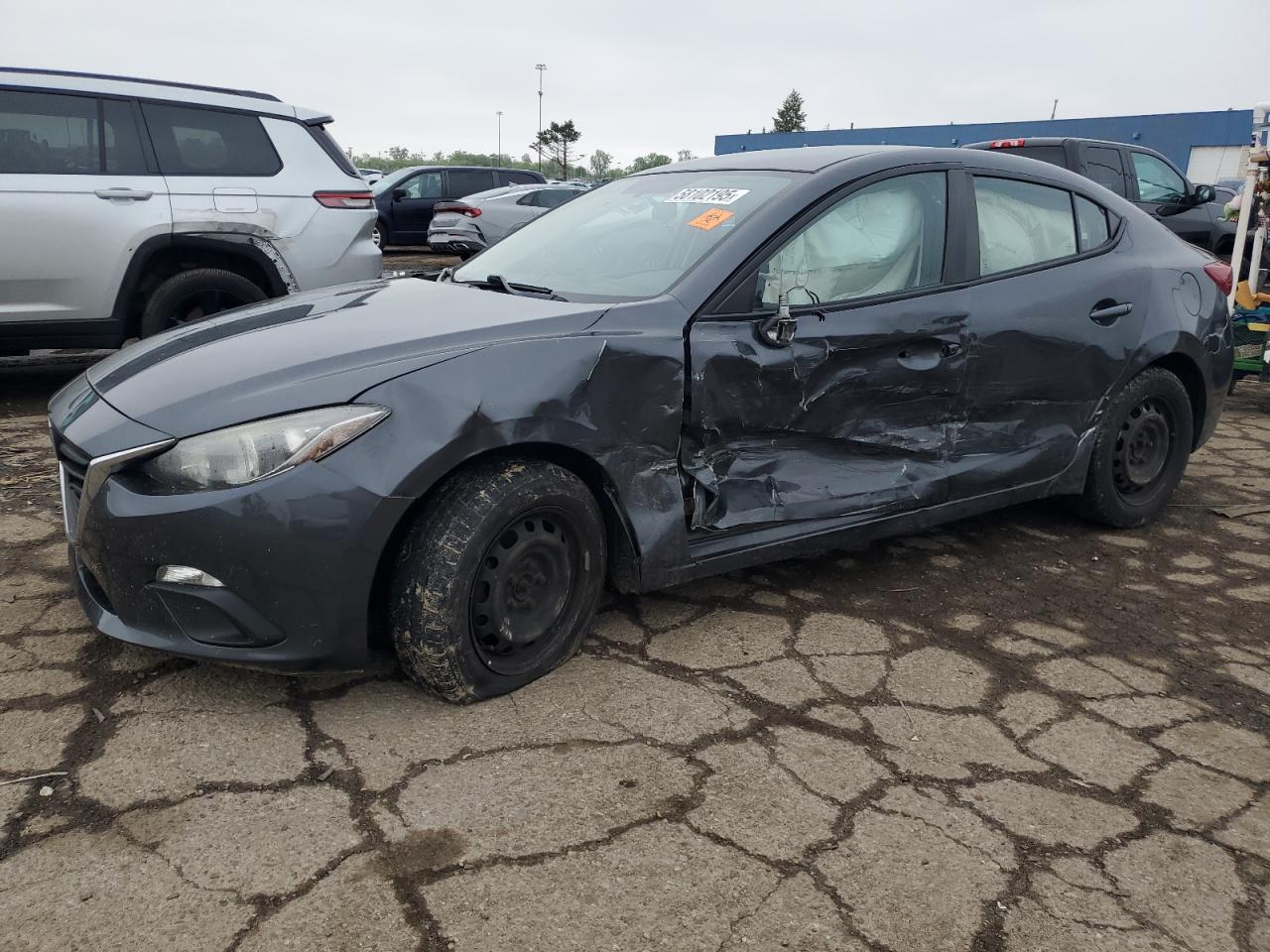 Woodhaven, MI에서 판매 중인 2015 Mazda 3 Sv - Side