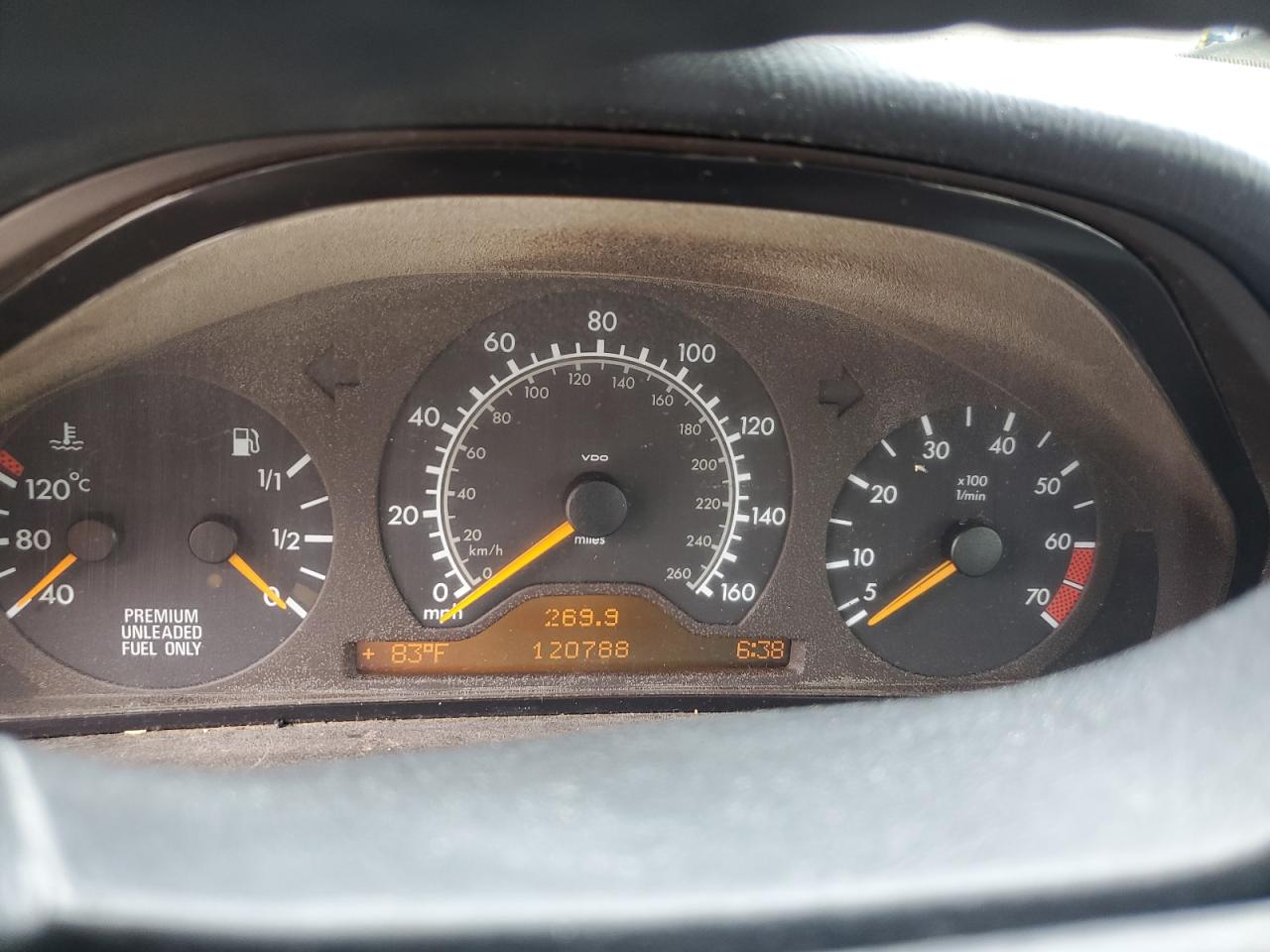 1998 Mercedes-Benz E 320 VIN: WDBJF65F0WA622702 Lot: 54737825