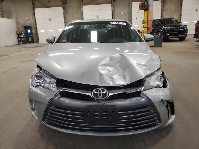  TOYOTA CAMRY 2017 Серебристый