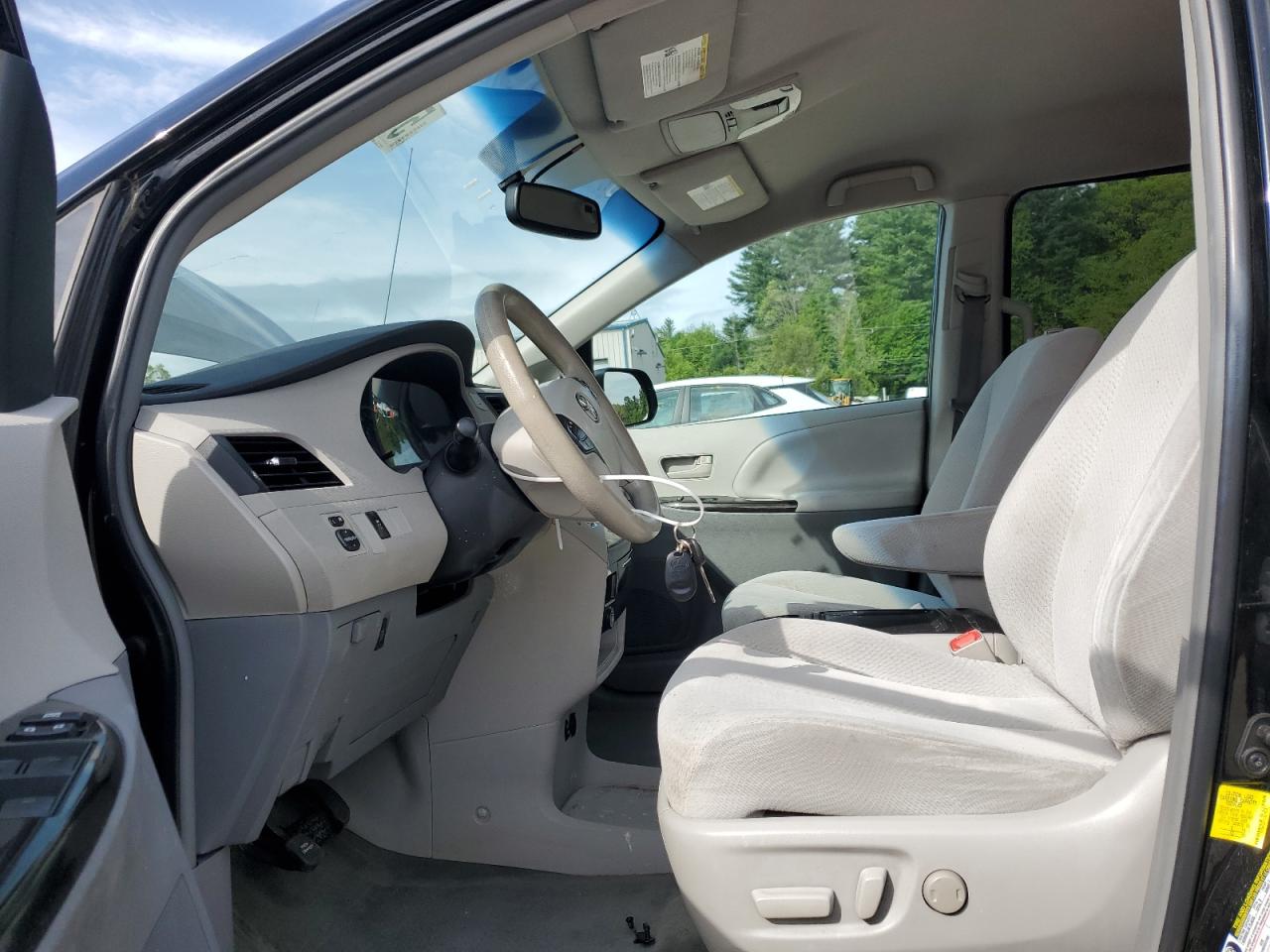 2012 Toyota Sienna Le VIN: 5TDKK3DC7CS215675 Lot: 57048125