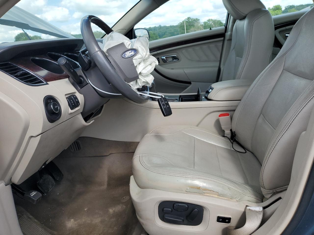 2010 Ford Taurus Limited VIN: 1FAHP2FW9AG155070 Lot: 56589365