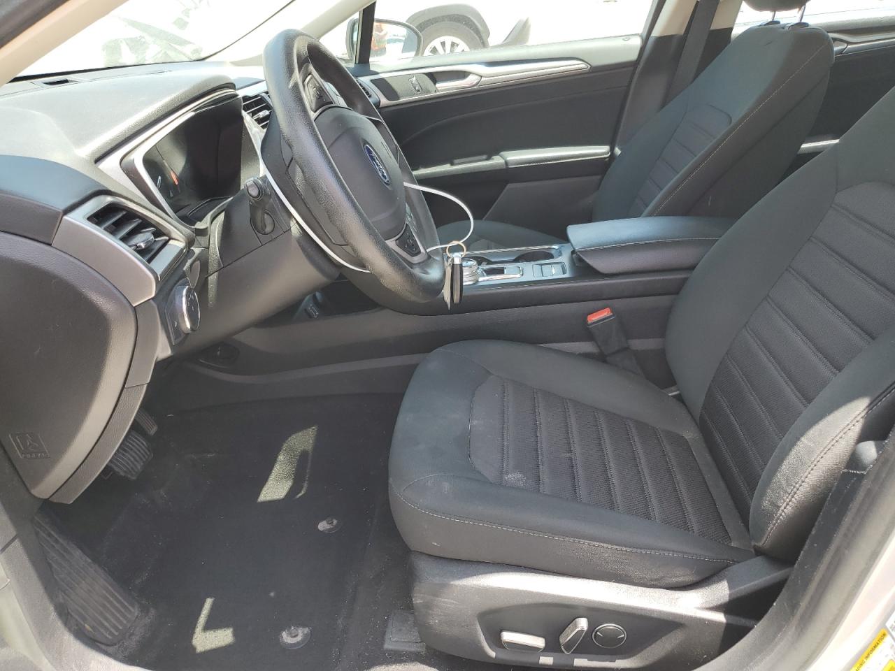 2019 Ford Fusion Se VIN: 3FA6P0LU0KR193764 Lot: 57050085