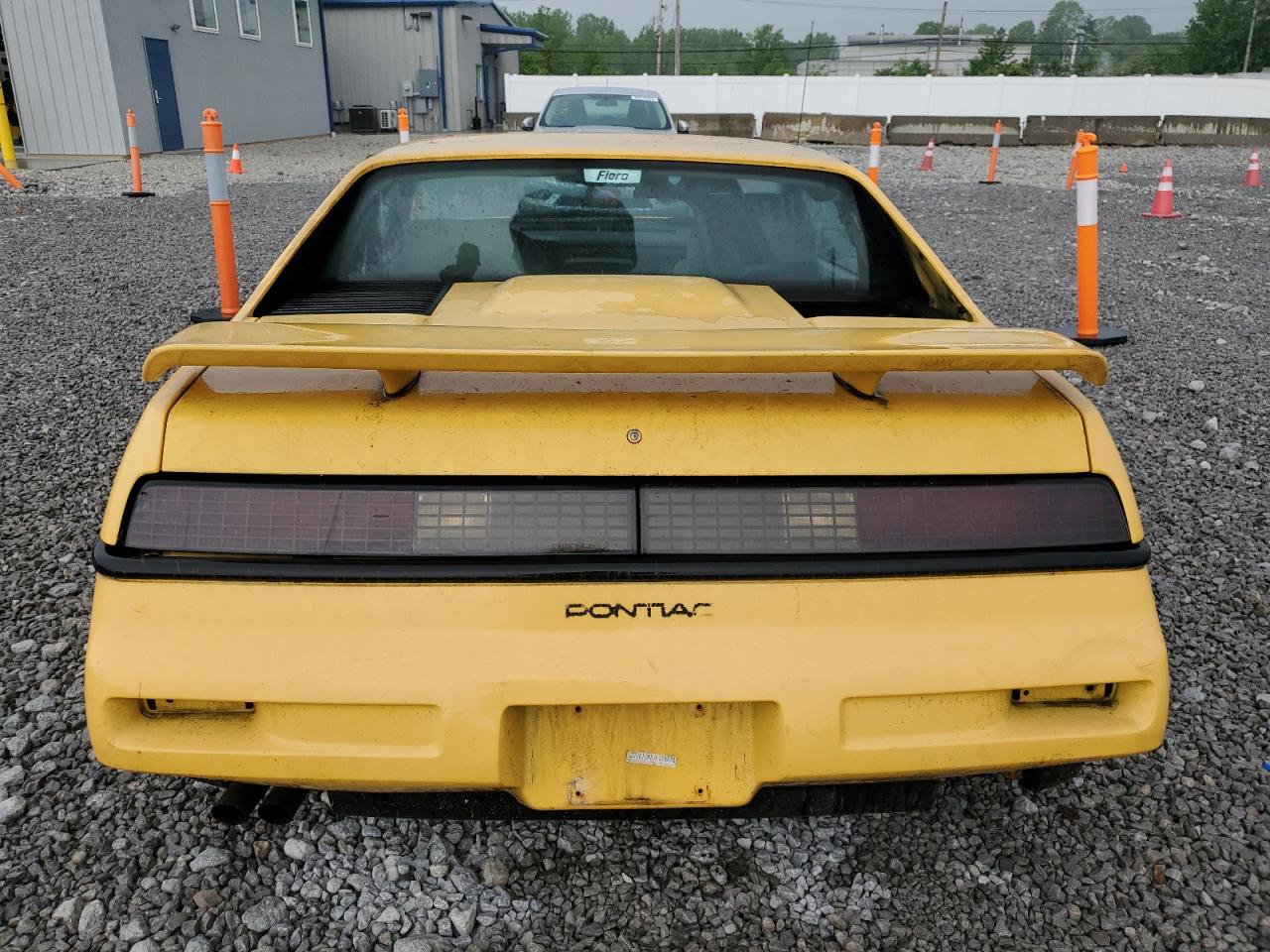 1988 Pontiac Fiero VIN: 1G2PE11R2JP223673 Lot: 57300235