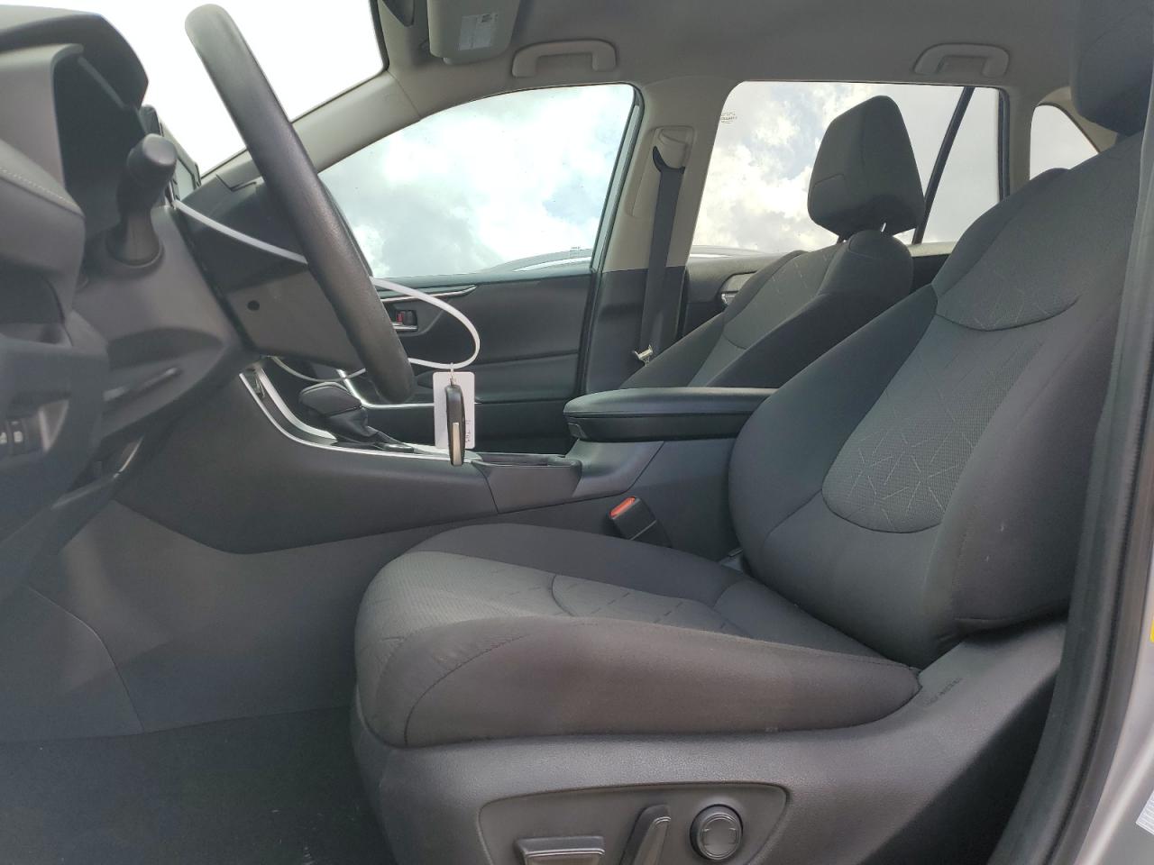 4T3RWRFV2NU082281 2022 Toyota Rav4 Xle