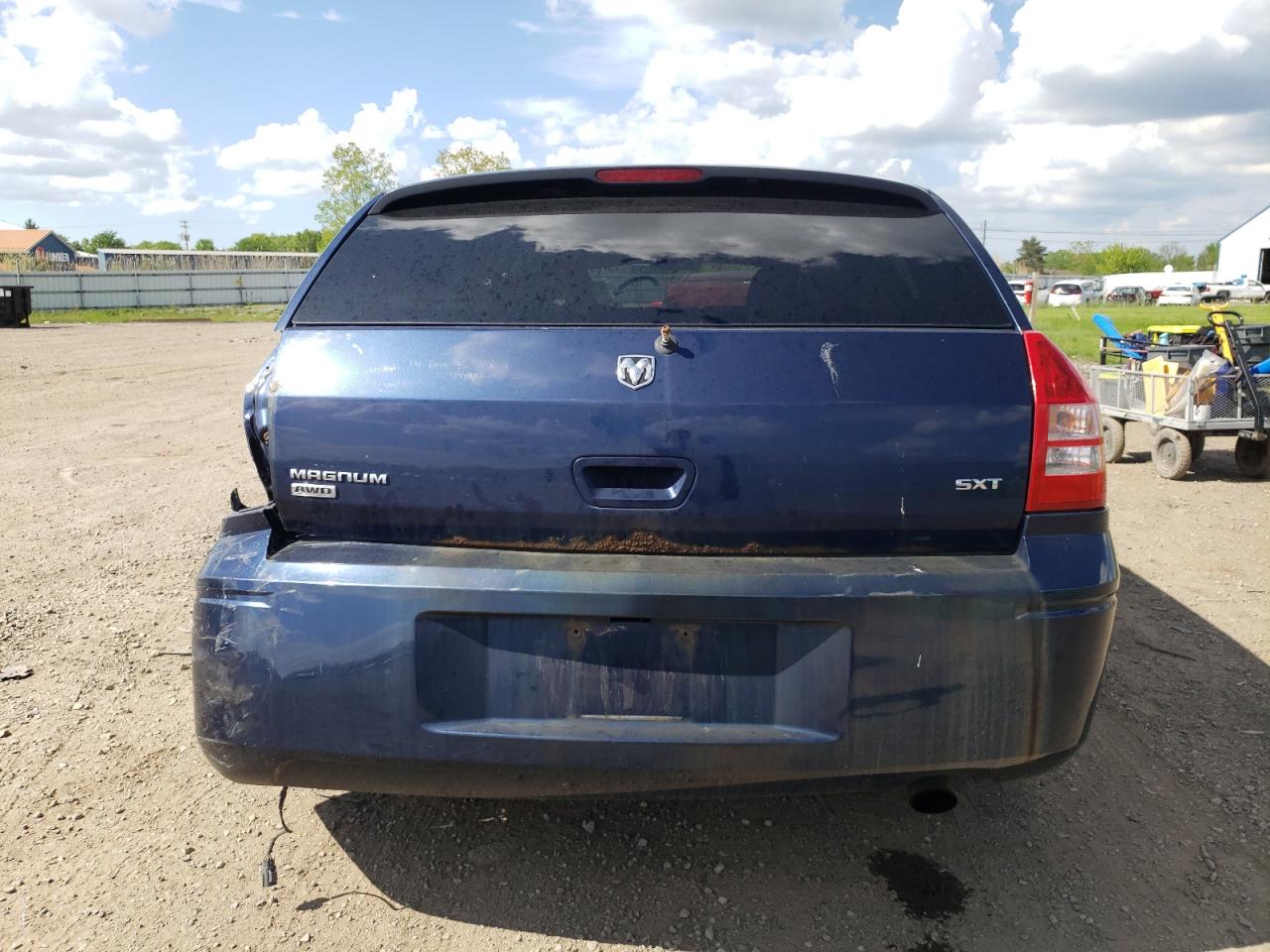 2005 Dodge Magnum Sxt VIN: 2D4GZ48V05H688812 Lot: 57261475