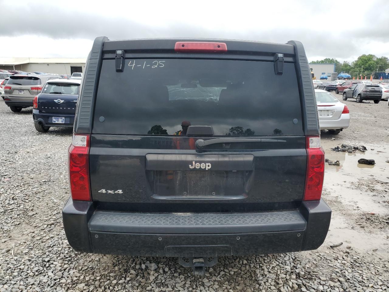 2008 Jeep Commander Sport VIN: 1J8HG48K68C215056 Lot: 56353125