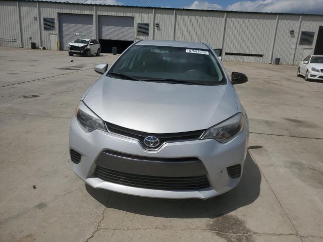 Седани TOYOTA COROLLA 2015 Сріблястий