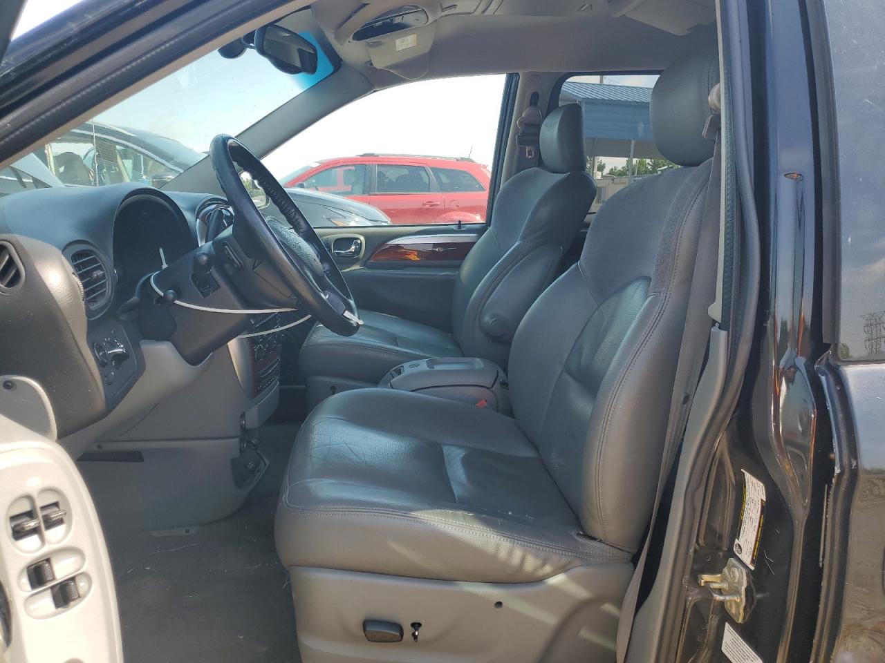 2005 Chrysler Town & Country Limited VIN: 2C8GP64L45R238205 Lot: 56518215