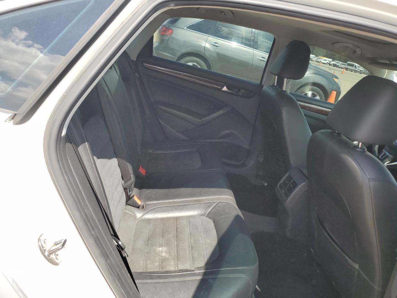 2013 Volkswagen Passat Sel VIN: 1VWCN7A31DC062184 Lot: 57056755