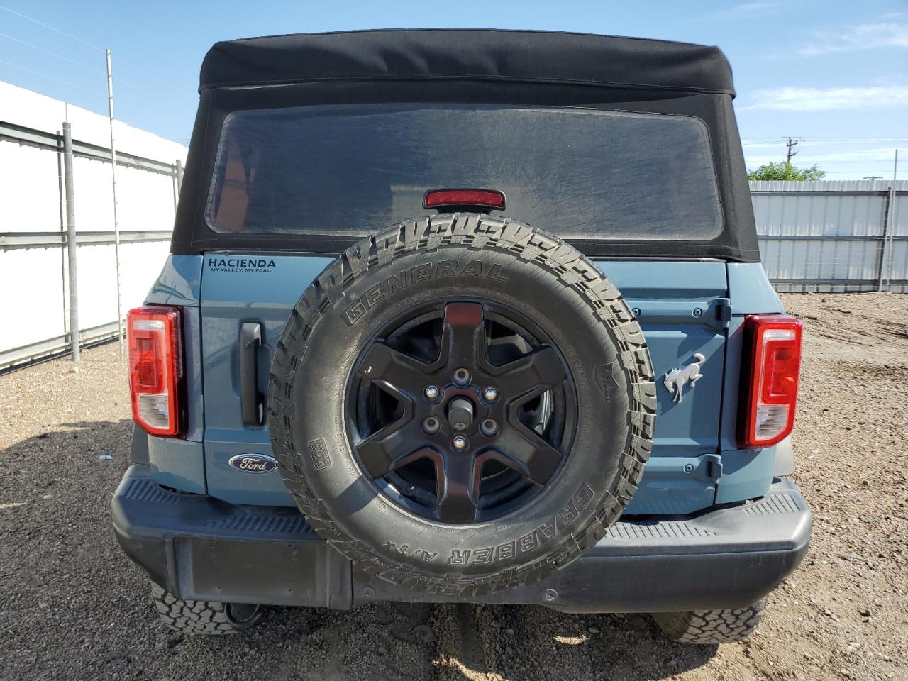 2022 Ford Bronco Base VIN: 1FMEE5BP6NLB14701 Lot: 56496555