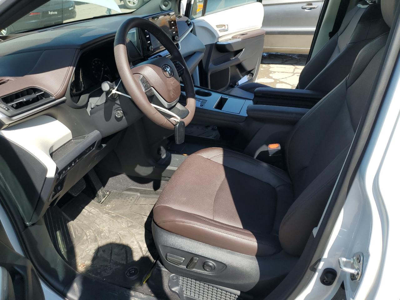 2024 Toyota Sienna Limited VIN: 5TDESKFC5RS142111 Lot: 56521095