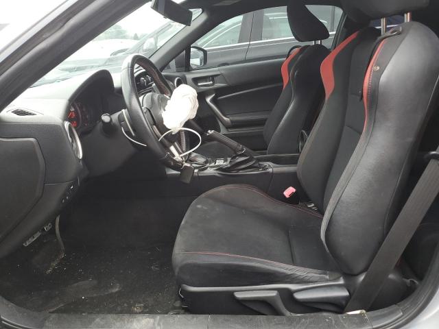 Coupet TOYOTA SCION 2013 Srebrny