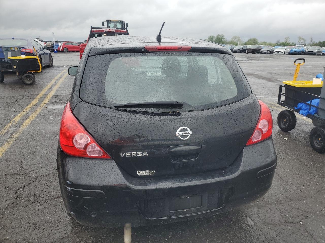 2011 Nissan Versa S VIN: 3N1BC1CP5BL425821 Lot: 56889665