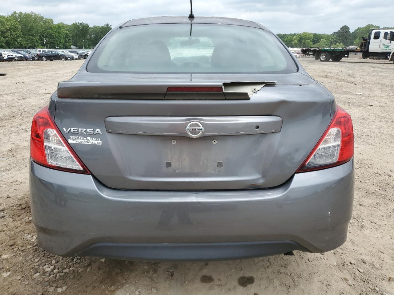 2018 Nissan Versa S VIN: 3N1CN7AP1JL813695 Lot: 57134945
