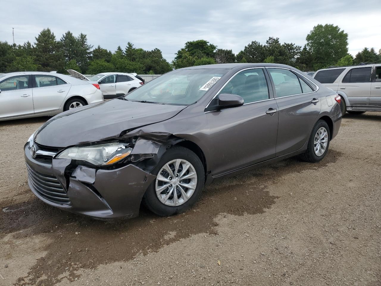 2015 Toyota Camry Le продається в Elgin, IL - Front End