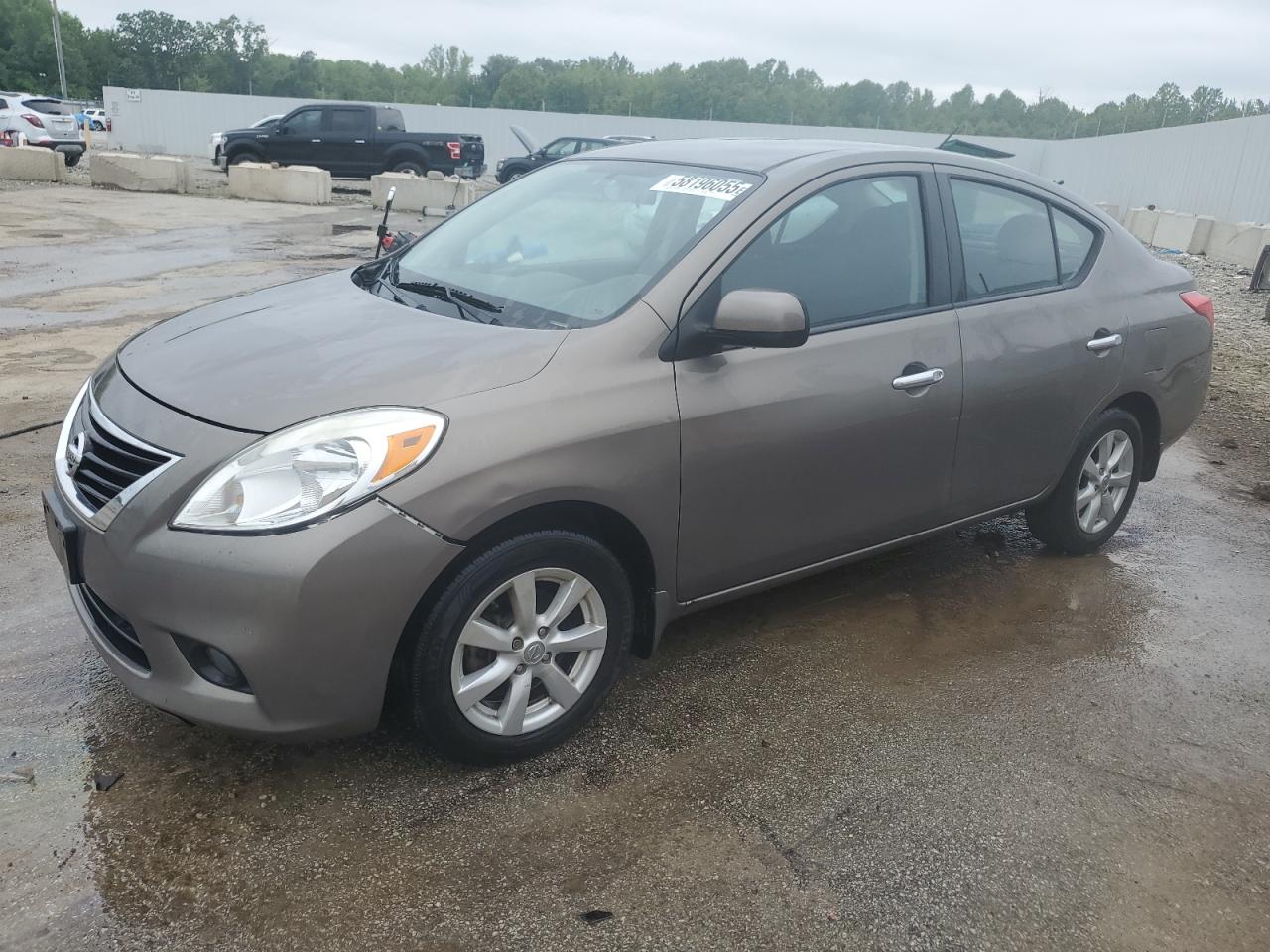 2012 Nissan Versa S за продажба в Louisville, KY - Hail